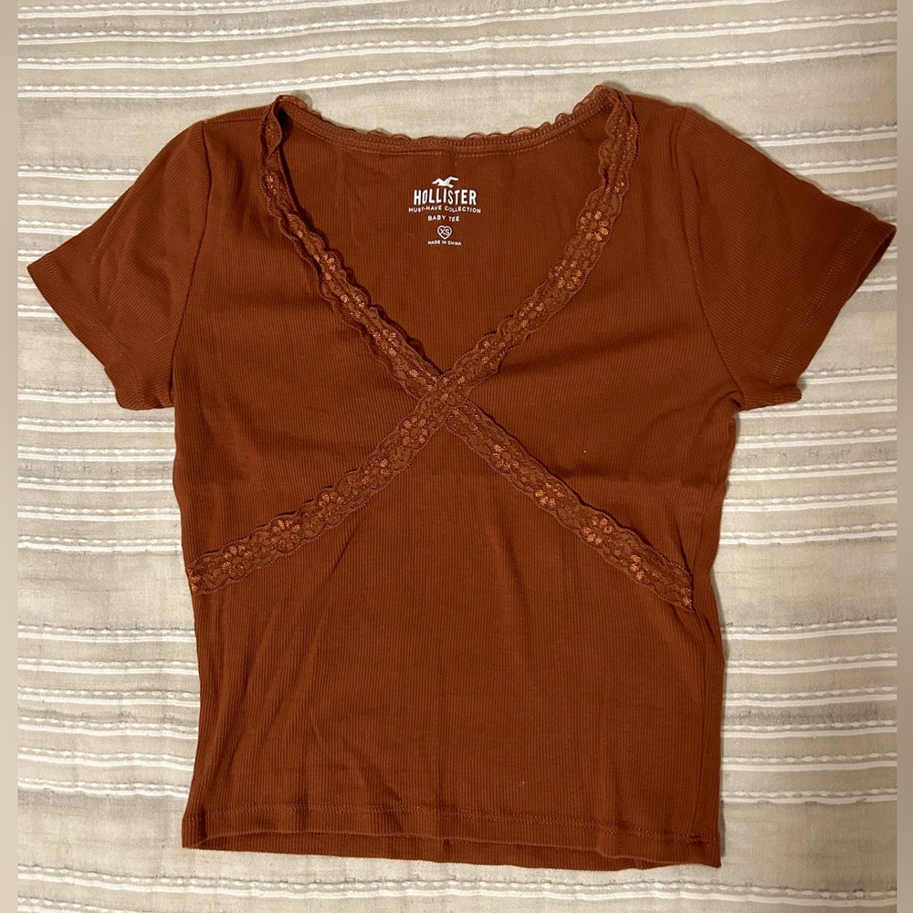 hollister rust/orange laced top